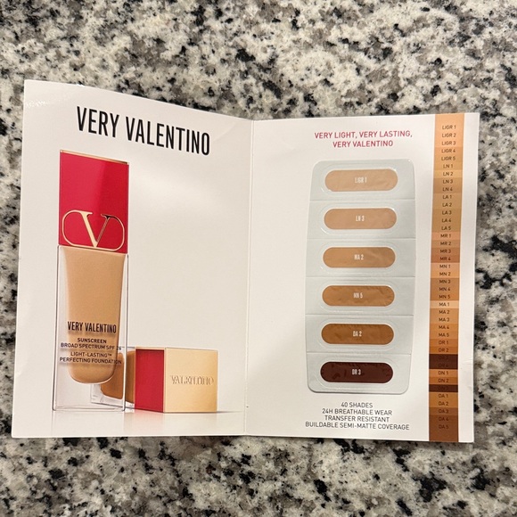 Very Valentino 24 Hour Wear Liquid Foundation samples - Picture 1 of 2